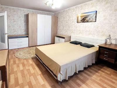 квартира по адресу Ревуцкого ул., 19/1