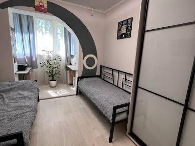 квартира за адресою Євгена Чикаленка вул., 75