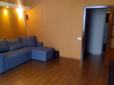 квартира за адресою Анни Ахматової вул., 35