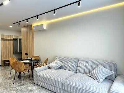 квартира за адресою Генерала Грекова вул., 4