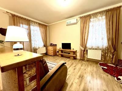квартира за адресою Мхайловського, 8б