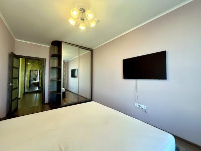 квартира за адресою Ревуцького вул., 40г