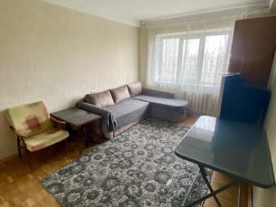 квартира за адресою Ореста Левицького вул. (Академіка Курчатова), 18