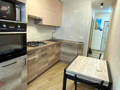 квартира по адресу Кловский спуск, 18