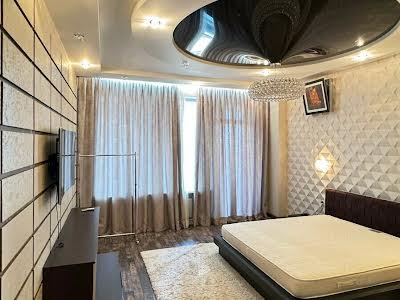 квартира за адресою Літературна вул., 1а
