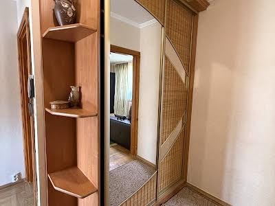 квартира за адресою Івана Кавалерідзе вул. (), 4