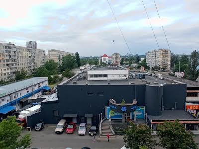 квартира за адресою Героїв полку 