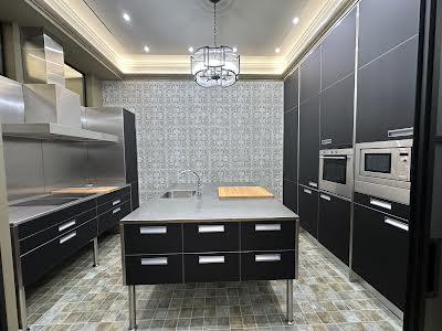 квартира за адресою Берегова вул., 11