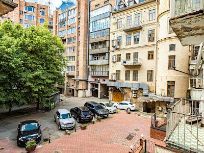 квартира за адресою Михайлівська вул., 6-А