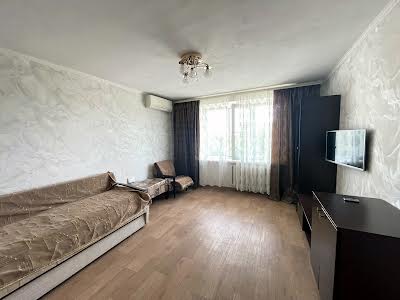 квартира за адресою Космонавтів вул., 142