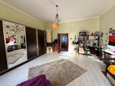 квартира за адресою Августина Волошина вул., 45