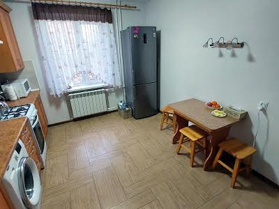 квартира за адресою Озерна вул. (Червоних Майовщиків), 35