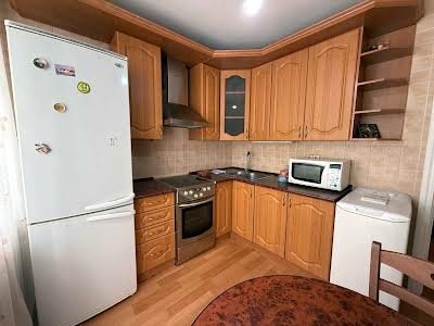 квартира за адресою Митрополита Василя Липківського вул. (Урицького), 32