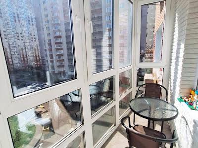 квартира за адресою Бориса Гмирі вул., 12-Б