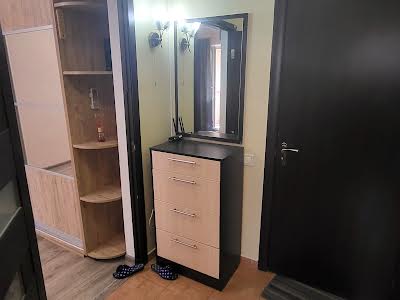 квартира за адресою Райдужна вул., 41