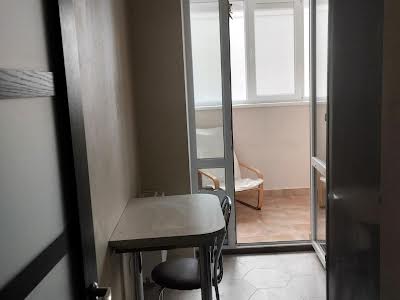 квартира за адресою Приозерний бульв., 3