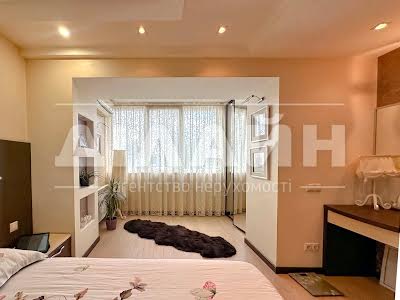 квартира за адресою Лобановского, 30