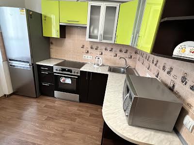 квартира за адресою Софії Русової вул., 7