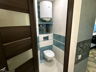 квартира за адресою Романа Атаманюка вул., 21