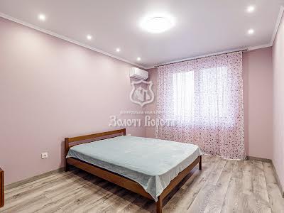 квартира за адресою Сергія Данченка вул., 32
