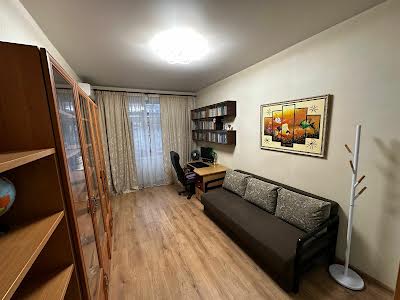 квартира за адресою Івана Світличного вул. (Петровського), 6