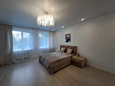 квартира за адресою Польова вул., 8