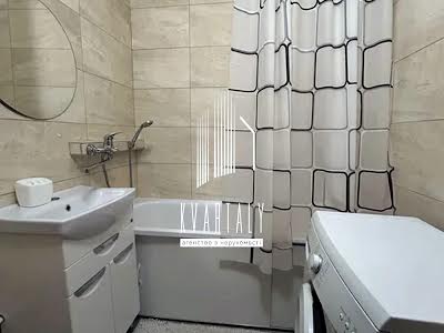 квартира за адресою Срібнокільська вул., 8