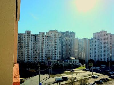 квартира за адресою Милославська вул., 18