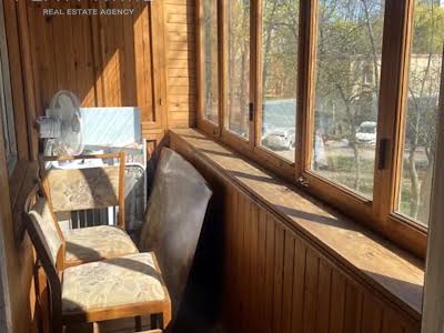 квартира за адресою Романа Ратушного вул. (Волгоградська), 33