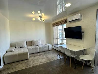 квартира за адресою Набережна Перемоги вул., 44б