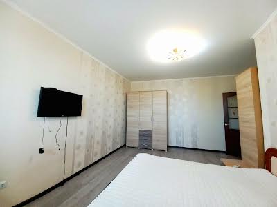 квартира за адресою Зоопаркова вул., 10