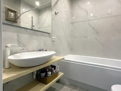 квартира за адресою Андрія Малишка вул. (Льва Толстого), 102