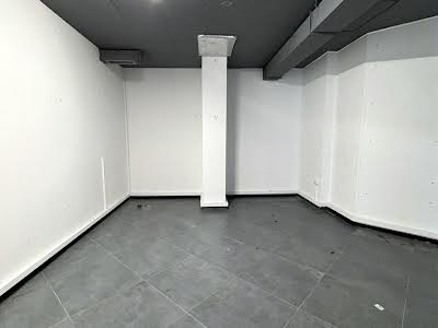 коммерческая по адресу вул. Героїв УПА, 73