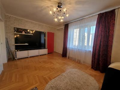 квартира за адресою Лариси Руденко вул., 10-Г