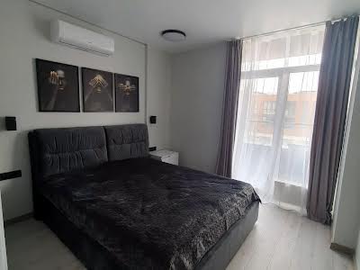 квартира за адресою Київ, Салютна вул., 2