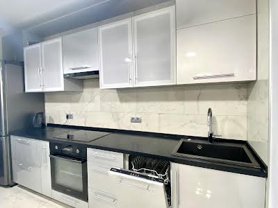 квартира за адресою Патріарха Мстислава Скрипника вул., 40