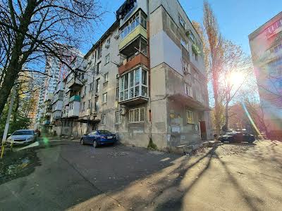 комерційна за адресою Пр Гагаріна, 23/5