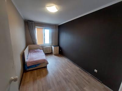 квартира за адресою Миропільська вул., 3