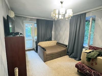 квартира за адресою Космонавтів вул., 28