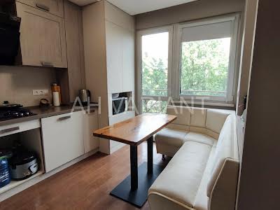 квартира за адресою Генерала Свободи вул., 7