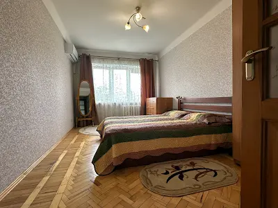 квартира за адресою Кирило-Мефодіївська вул., 15