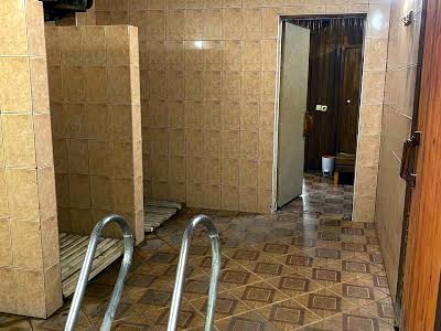 комерційна за адресою Соборності вул., 142