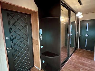 квартира за адресою Киргизька вул., 3