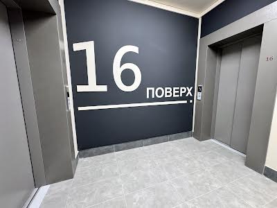 квартира за адресою Причальна вул., 8