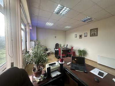коммерческая по адресу галицька, 1