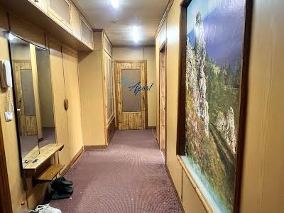 квартира за адресою Ревуцького вул., 8
