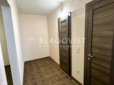 квартира за адресою Ревуцького вул., 54