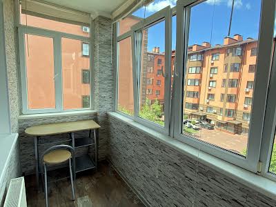 квартира за адресою Академіка Амосова, 6