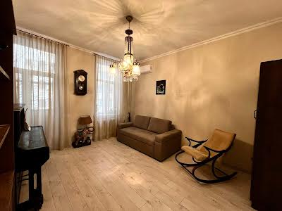 квартира за адресою Полтавська вул., 12