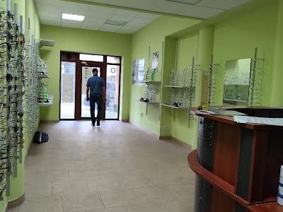 комерційна за адресою Бишівська вул., 1